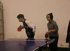 乒乓球联赛，天山闪电队与洞庭玄武队淘汰对手，阵地战处理得当！边路成突破口